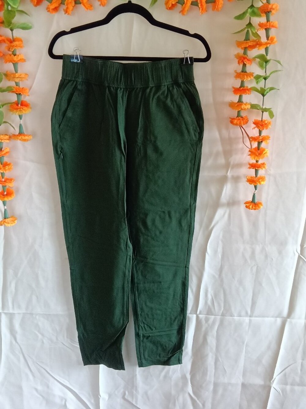 NWT Alder Forest Green Open Air Pants 28", Medium Women's - Gorgeous!
